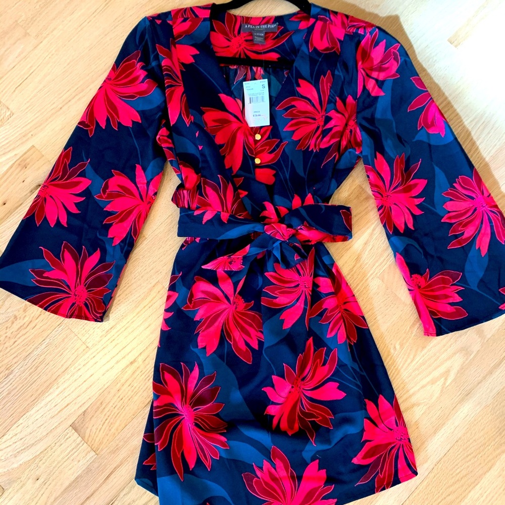 A pea in the pod maternity blouse new with tags